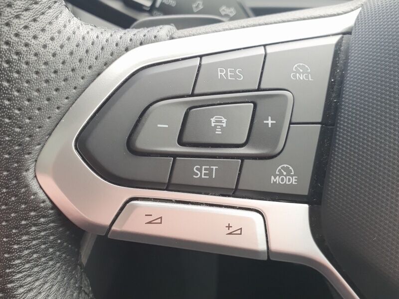 More views of Volkswagen Tiguan