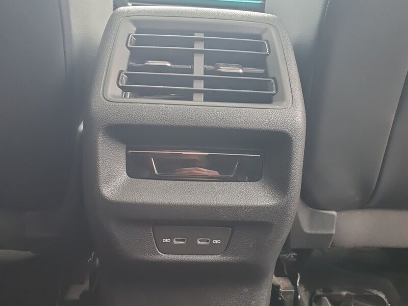 More views of Volkswagen Tiguan