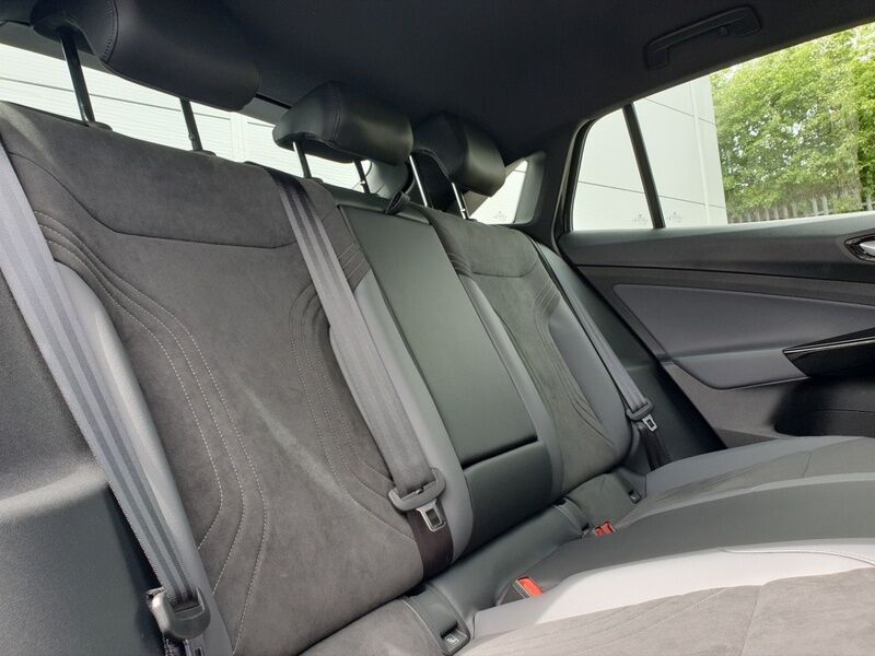More views of Volkswagen ID.5
