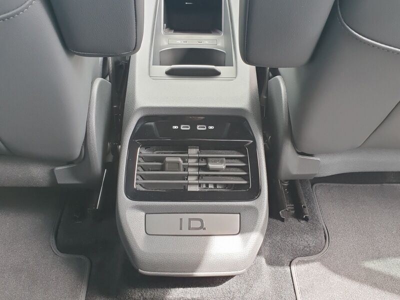 More views of Volkswagen ID.5