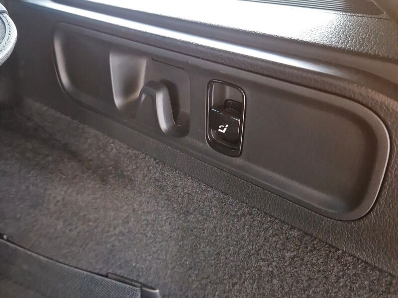 More views of Mercedes-Benz C-Class