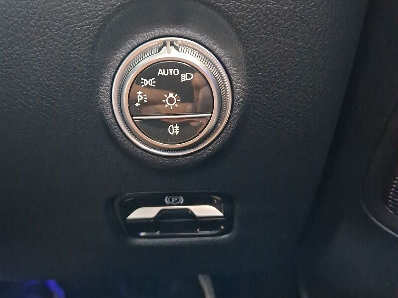 More views of Mercedes-Benz C-Class