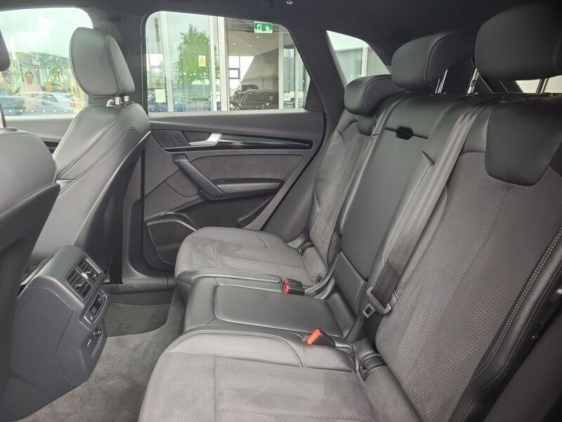 More views of Audi Q5