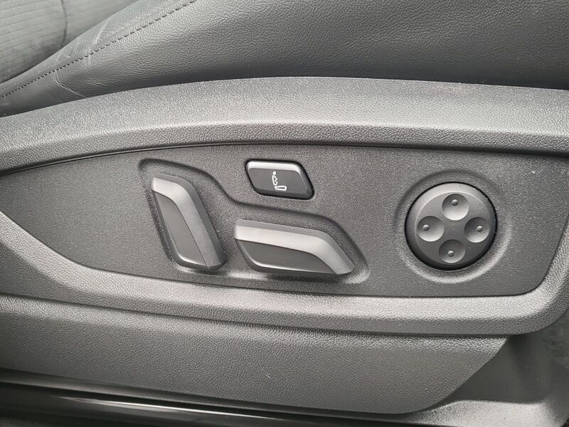 More views of Audi Q5