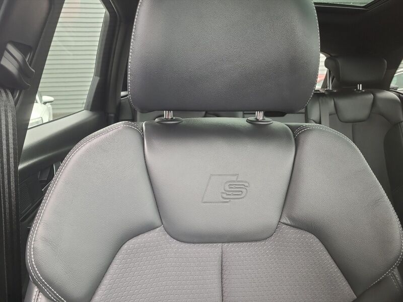More views of Audi Q5