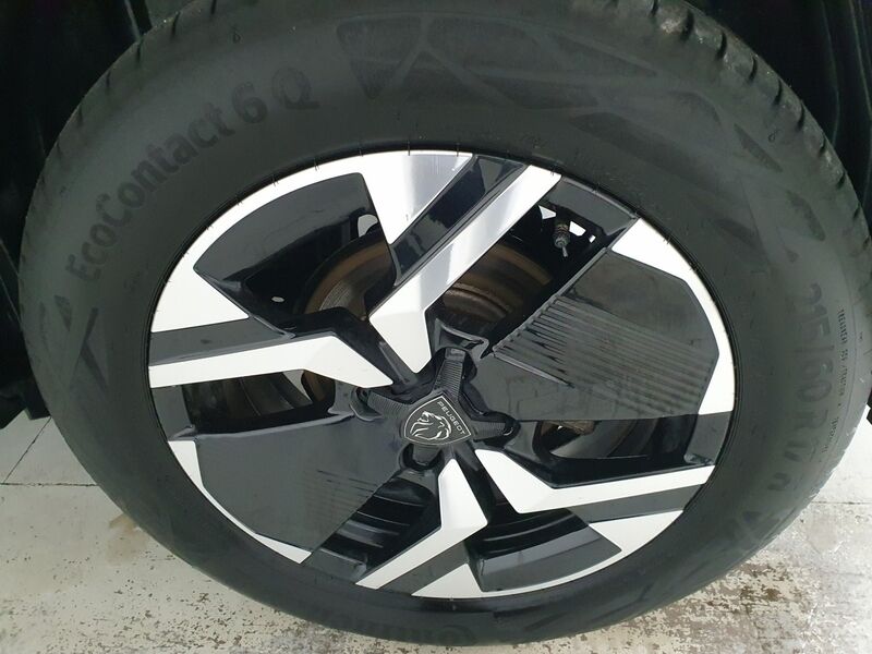 More views of Peugeot 2008