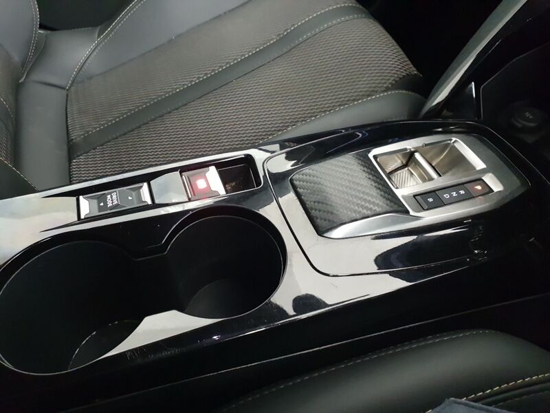 More views of Peugeot 2008