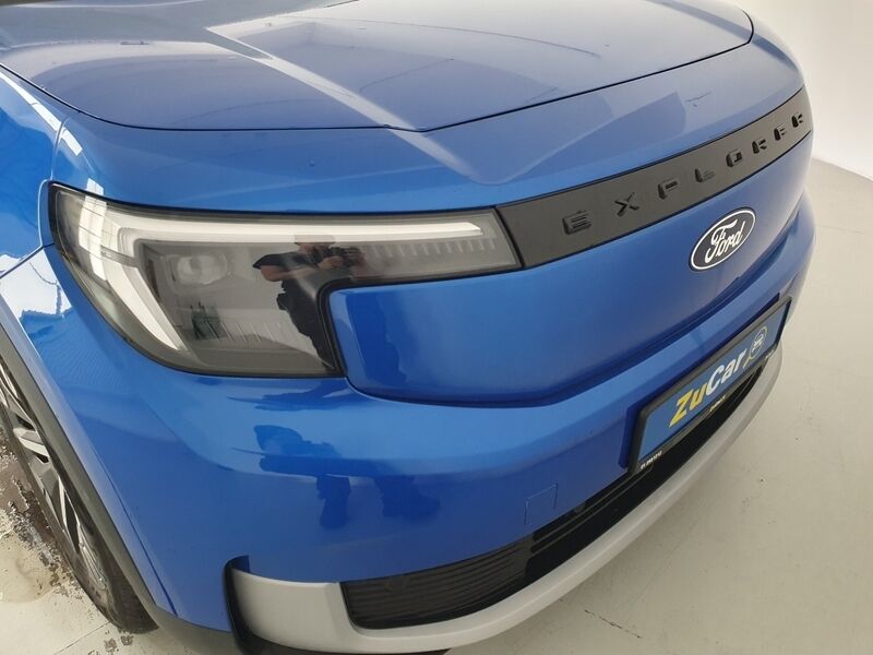 More views of Ford Explorer