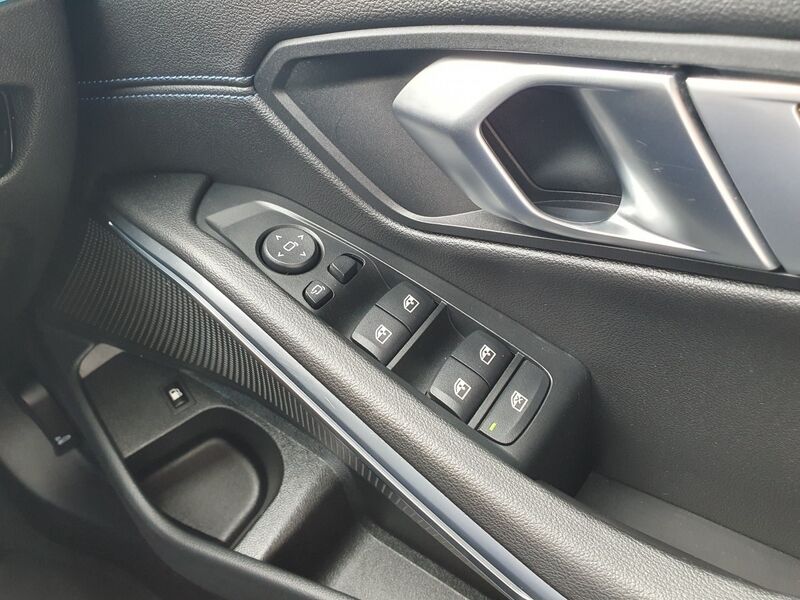 More views of BMW 3-Series