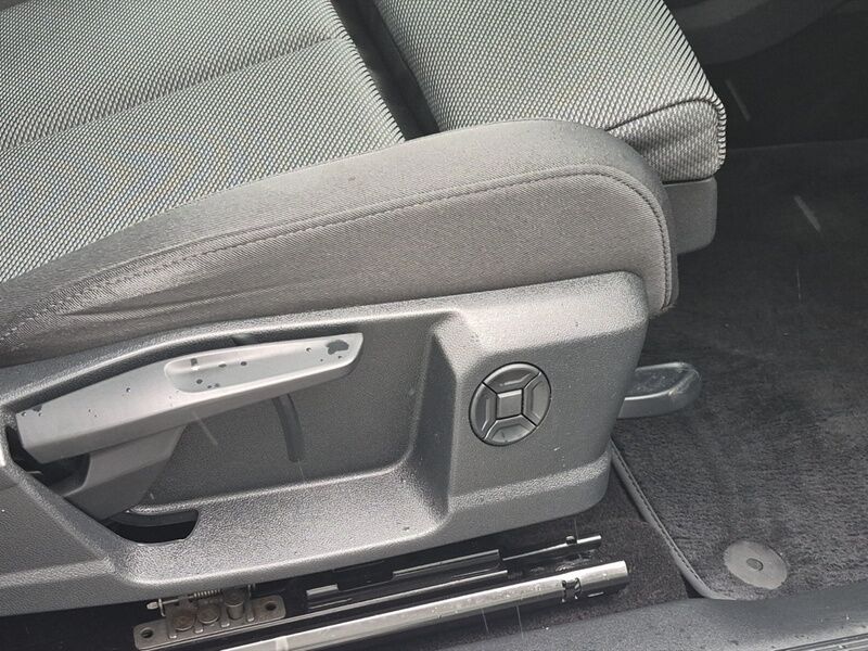 More views of Audi Q4 e-tron