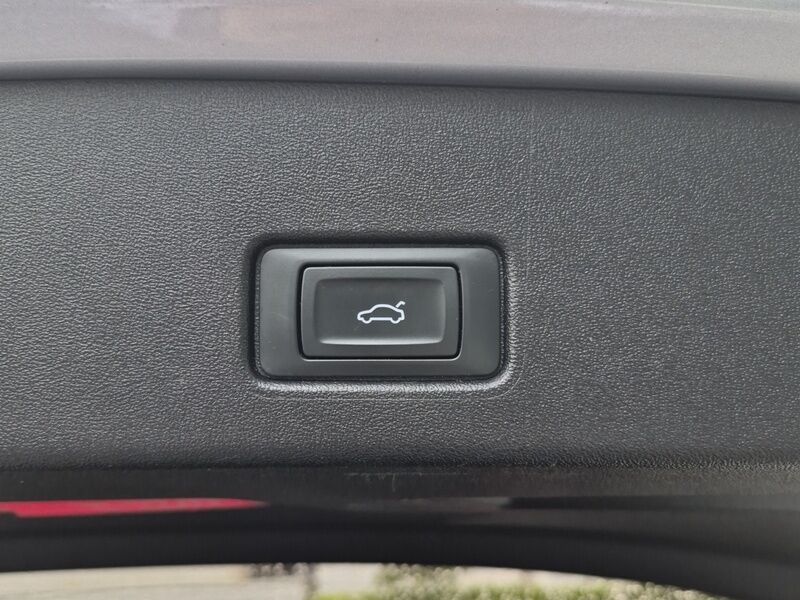 More views of Audi Q4 e-tron