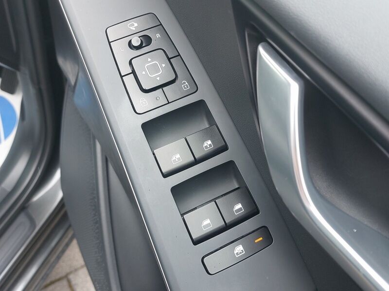 More views of Kia e-Niro