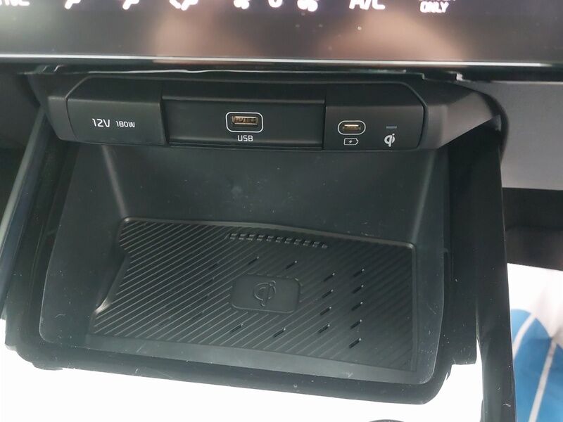 More views of Kia e-Niro