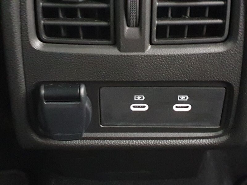 More views of Renault Captur