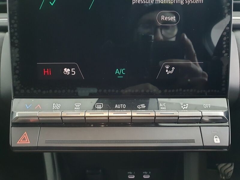 More views of Renault Captur
