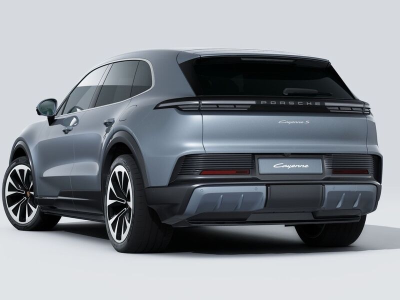 More views of Porsche Cayenne
