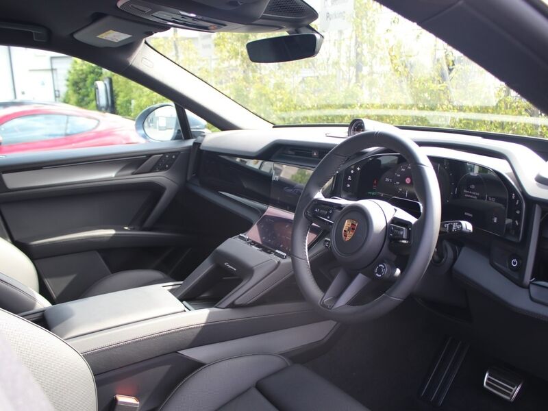 More views of Porsche Cayenne