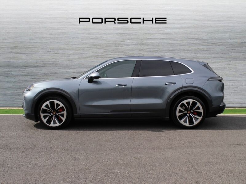 More views of Porsche Cayenne
