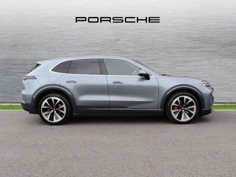 More views of Porsche Cayenne