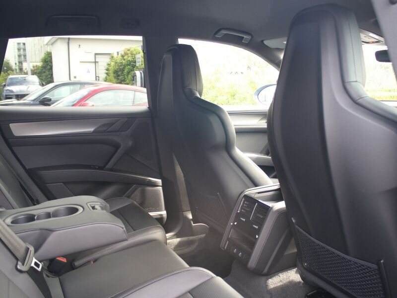 More views of Porsche Cayenne