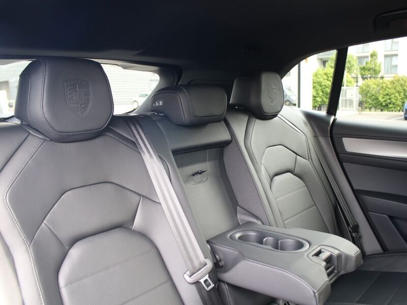 More views of Porsche Cayenne