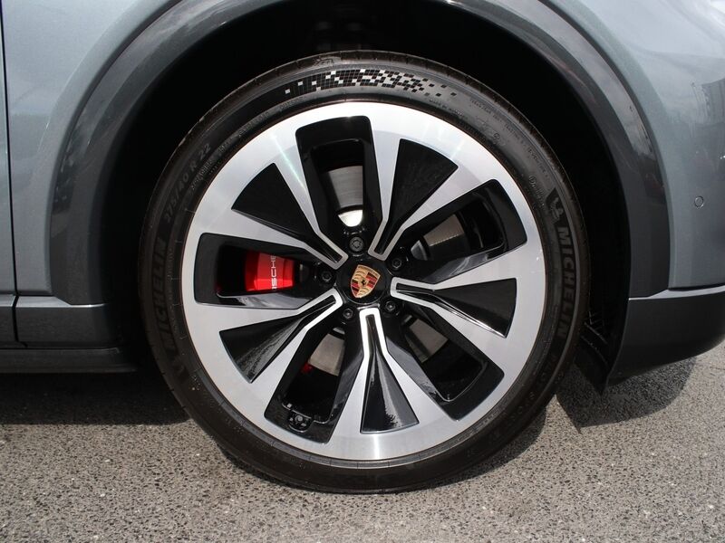 More views of Porsche Cayenne