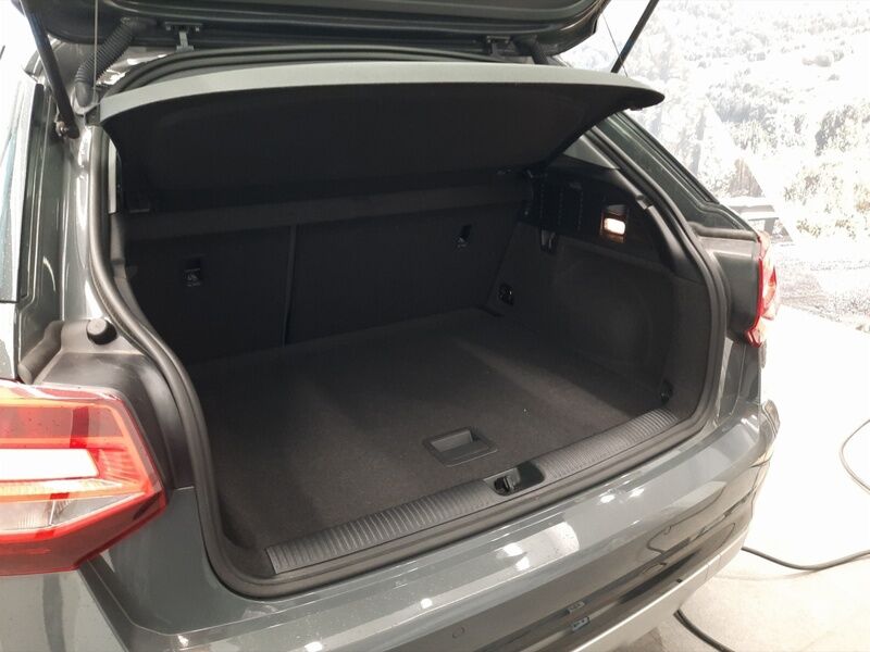 More views of Audi Q2