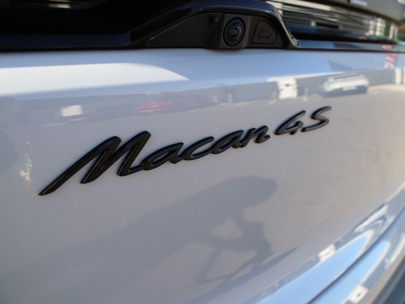 More views of Porsche Macan
