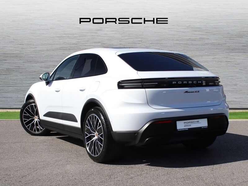 More views of Porsche Macan