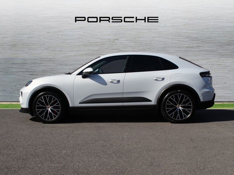 More views of Porsche Macan