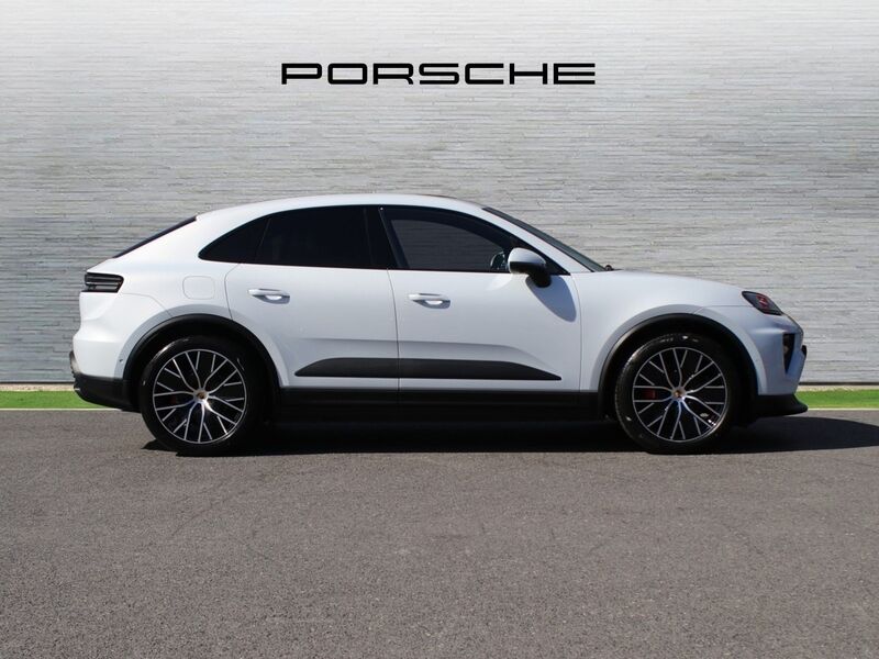 More views of Porsche Macan