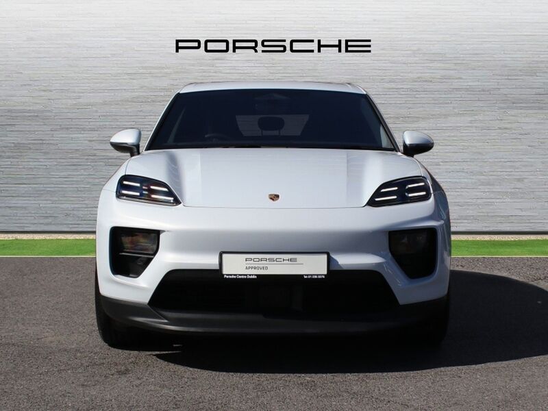 More views of Porsche Macan