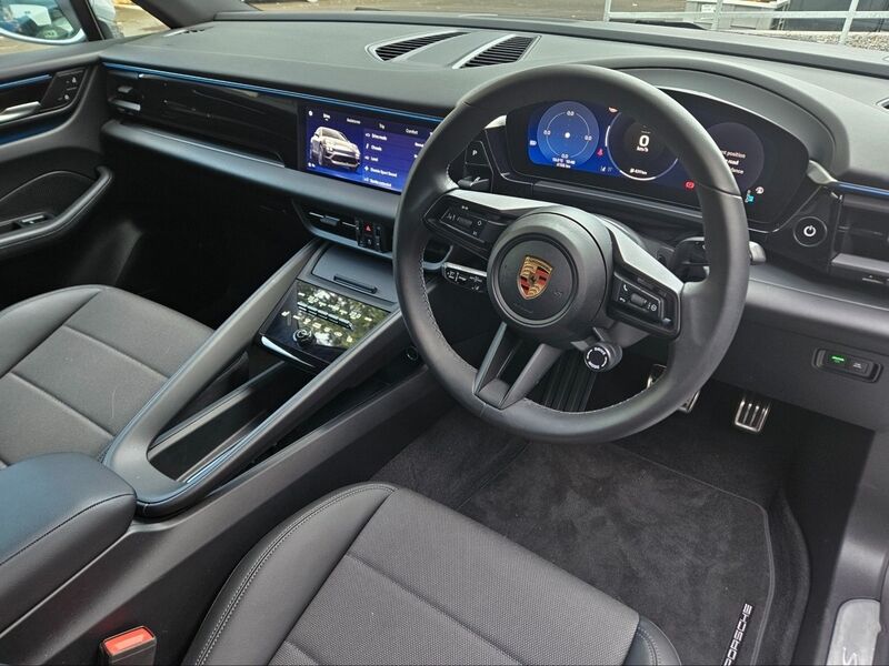 More views of Porsche Macan