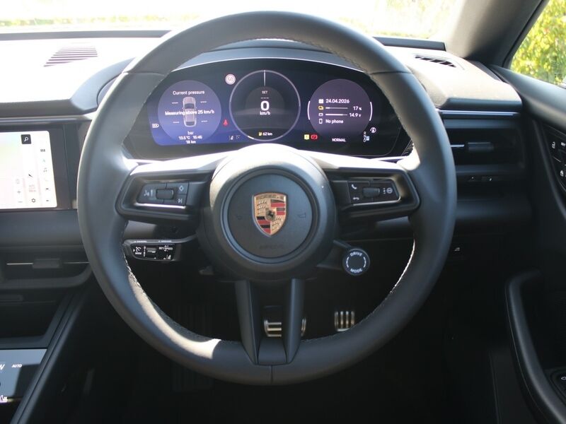 More views of Porsche Macan