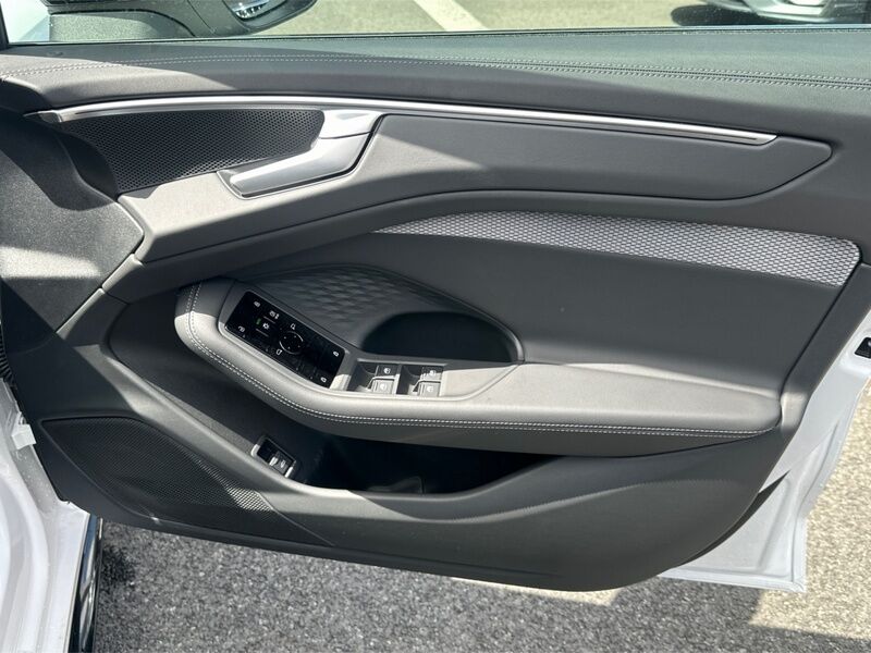 More views of Audi A6
