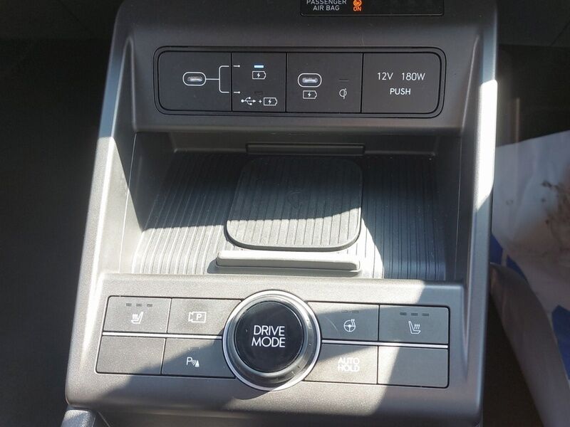 More views of Hyundai KONA