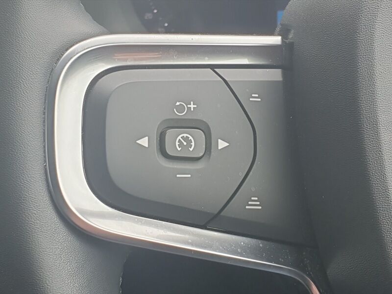 More views of Volvo XC40