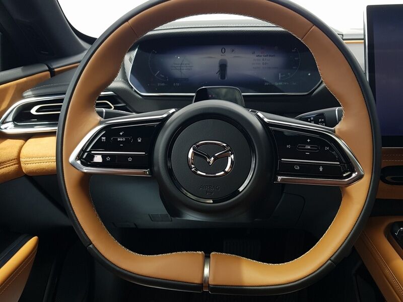 More views of Mazda 6e