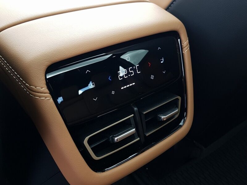 More views of Mazda 6e