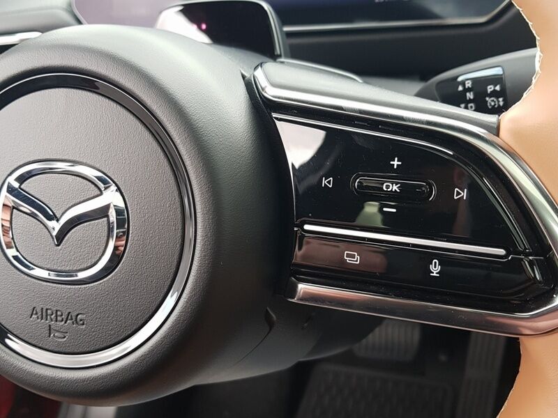 More views of Mazda 6e