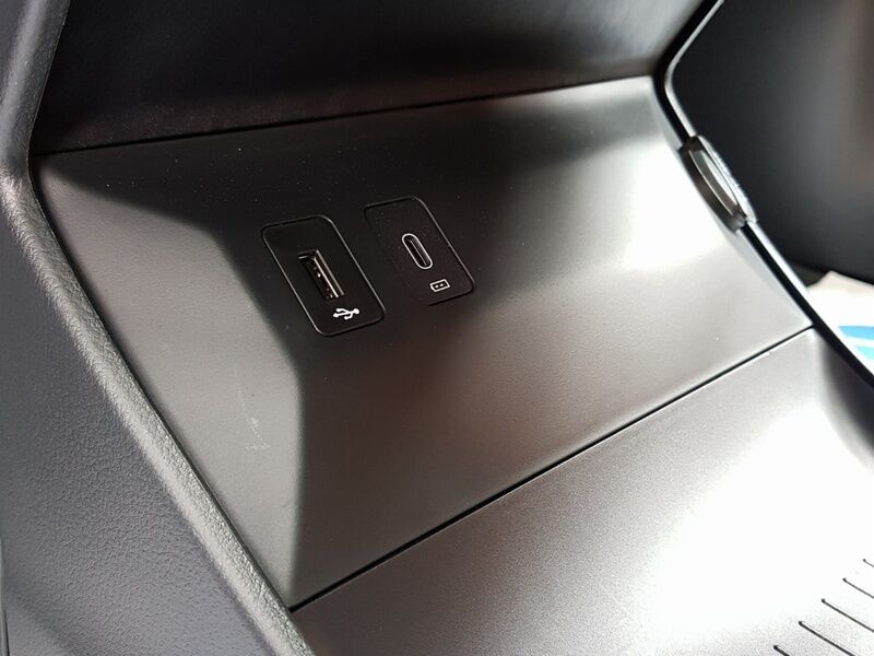 More views of Mazda 6e