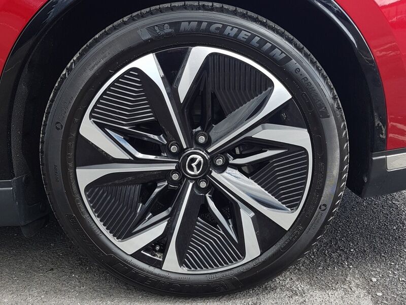 More views of Mazda 6e