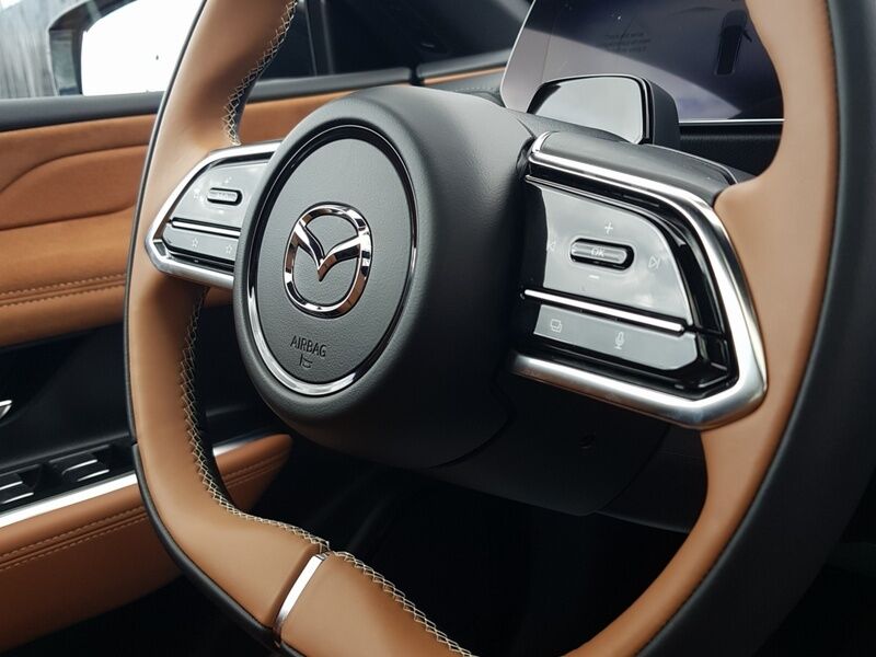 More views of Mazda 6e