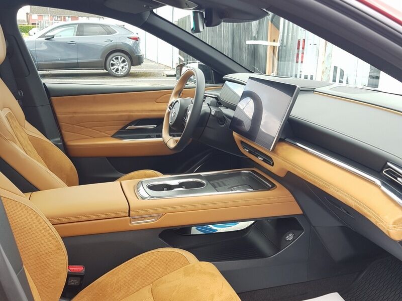 More views of Mazda 6e