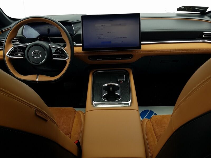 More views of Mazda 6e