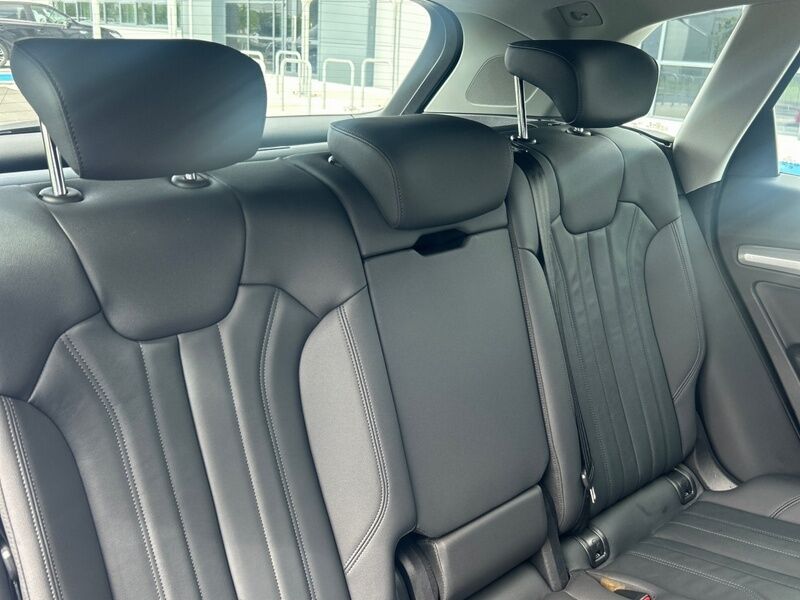 More views of Audi Q5