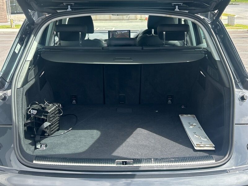 More views of Audi Q5