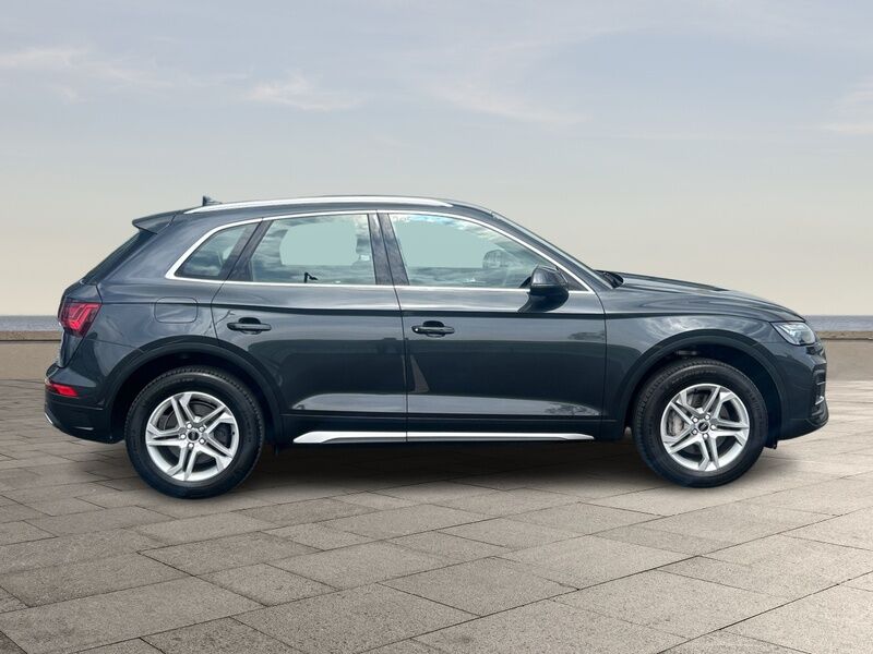 More views of Audi Q5