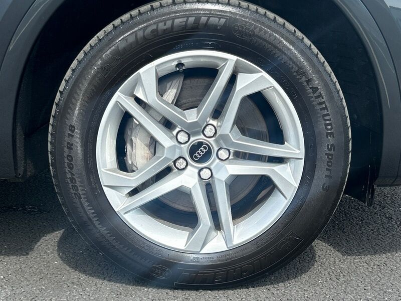 More views of Audi Q5