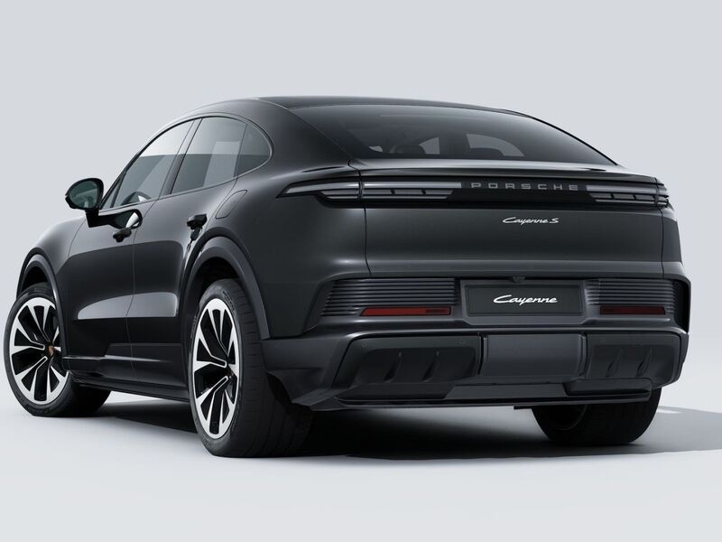 More views of Porsche Cayenne